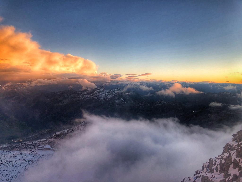 Tramonto sulla Capanna Gnifetti - Foto FB Rifugi Monterosa