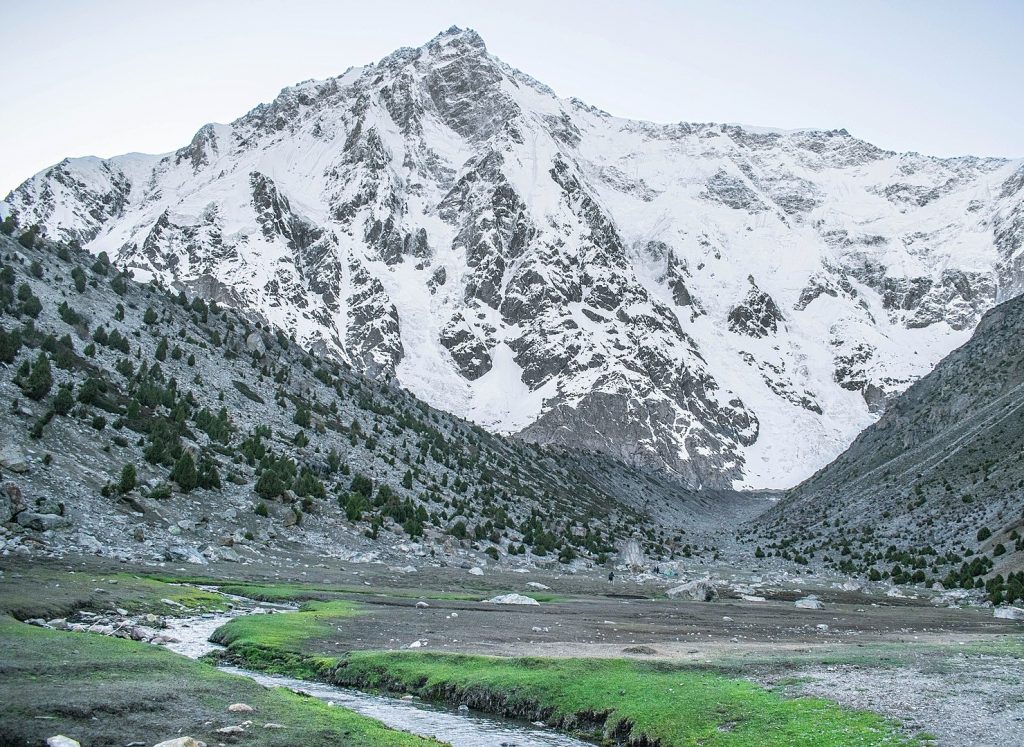 Campo base Rupal - Foto Wikimedia Commons