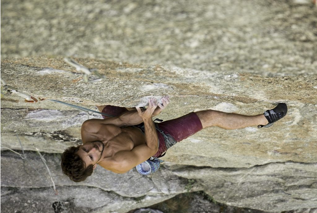 Una delle prime arrampicate post lockdown. Foto Facebook Matteo Pasquetto