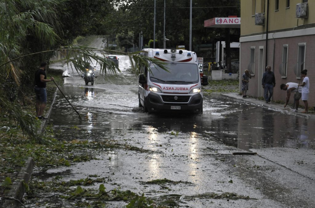 Nubifragi nel weekend - 
ANSA/ STEFANO SACCHETTONI