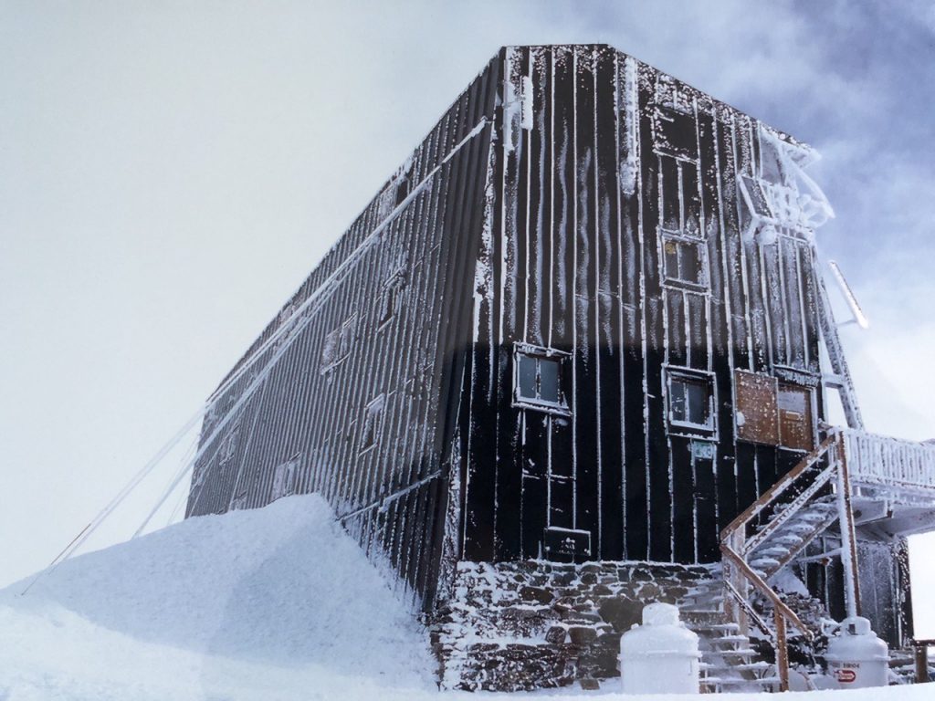 La Capanna nella sua veste invernale. Foto arch. Torelli
