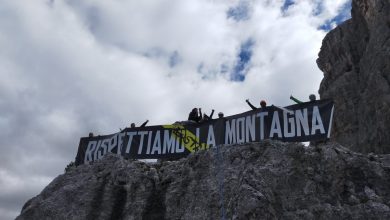 Photo of Un flash mob sulle 5 Torri per dire no a nuovi impianti in Dolomiti