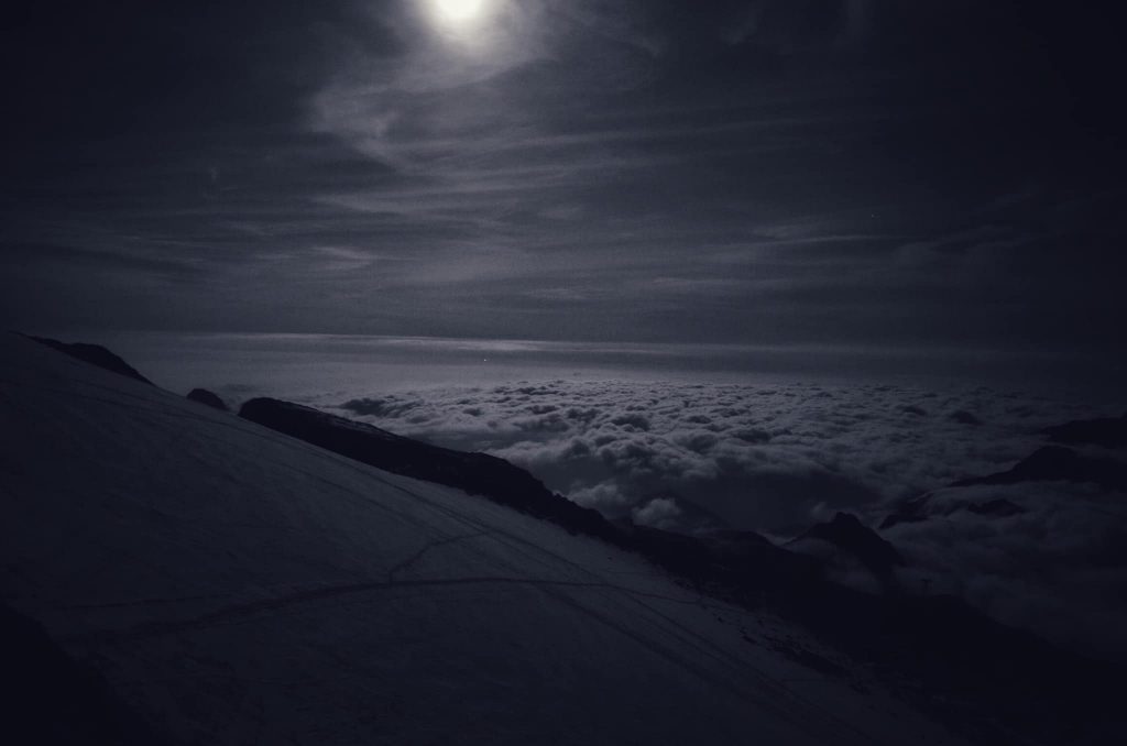 Notte stellata sulla Capanna Gnifetti - Foto FB Rifugi Monterosa