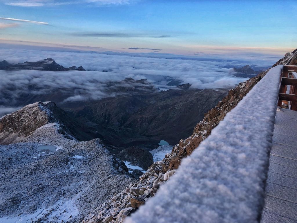 Alba sulla Gnifetti - Foto FB Rifugi Monterosa