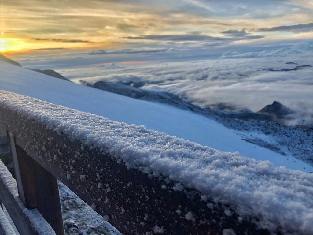 Alba sulla Gnifetti - Foto FB Rifugi Monterosa