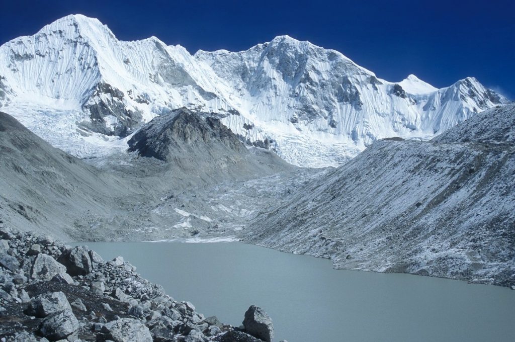 Baruntse - Foto Wikimedia Commons Ph. Mathias Zehring