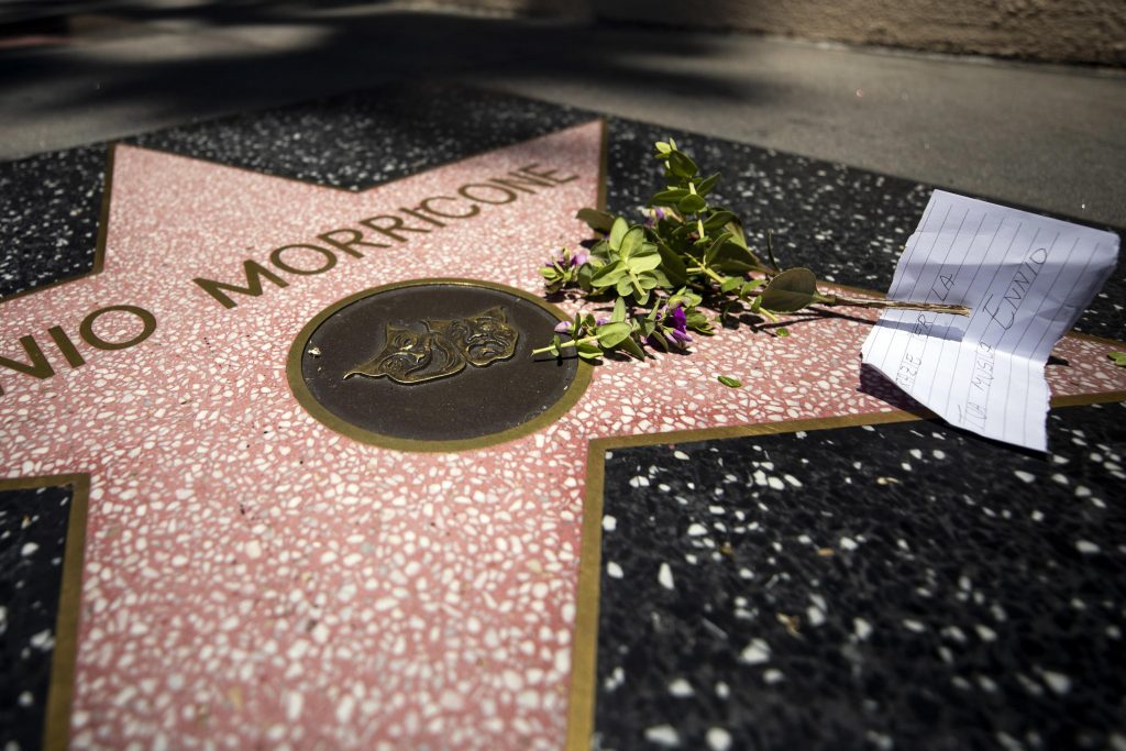Il nome di Ennio Morricone sulla Walk of Fame - EPA/ETIENNE LAURENT
