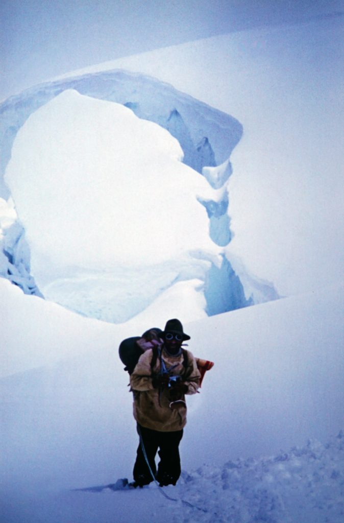 Kurt in spedizione. Foto arch. Diemberger