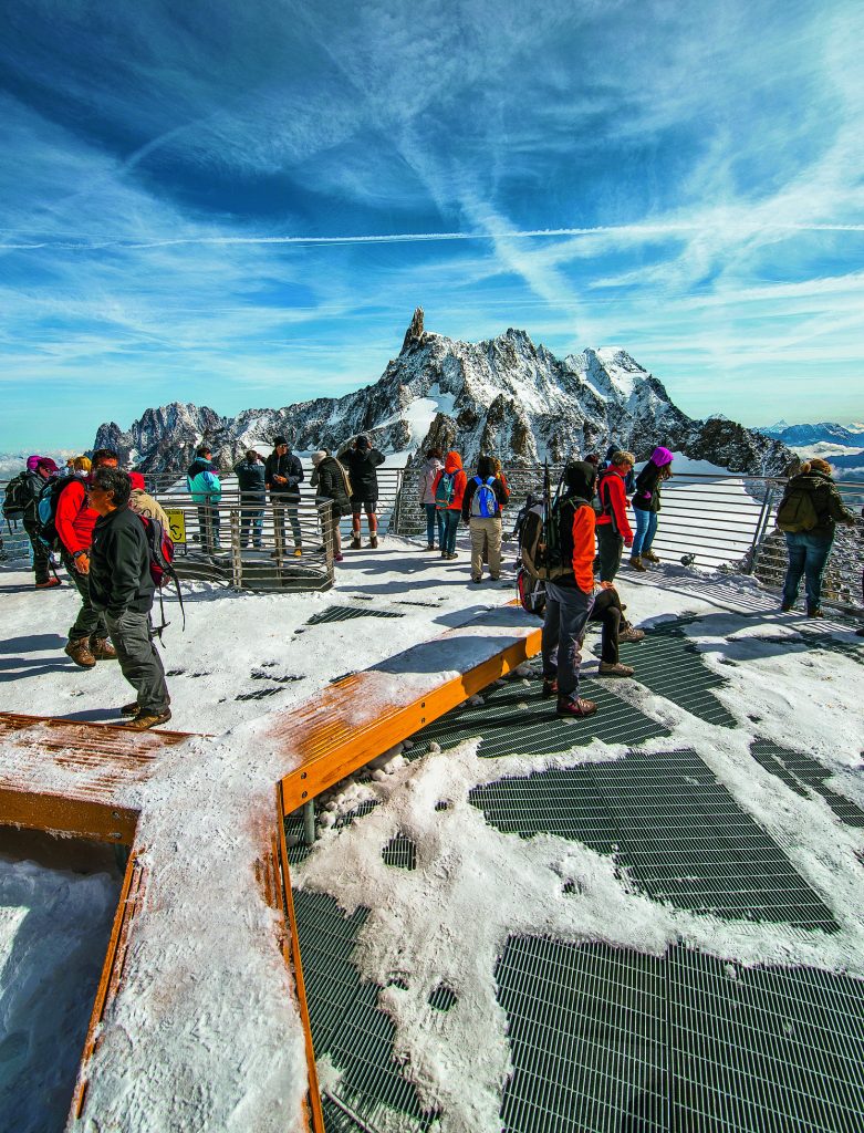 La terrazza panoramica di Punta Helbronner (3466 m). Foto @ R. Carnevali/Realy Easy Star
