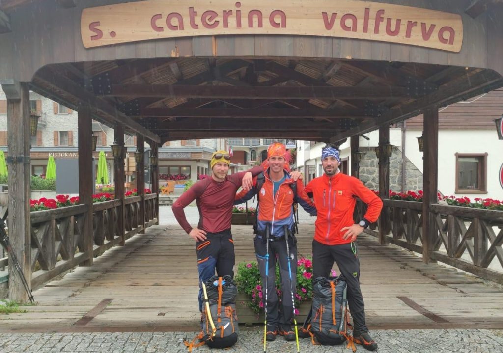 Il trio all'arrivo. Foto Camp-Cassin