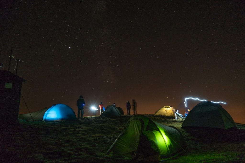 Ci si prepara per la notte. Foto Sara Furlanetto/Va