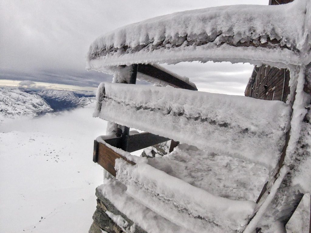 Aria invernale alla Capanna Gnifetti - Foto FB Rifugi Monterosa