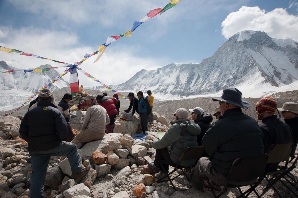 Puja al Baruntse - Foto FB Namas Expeditions