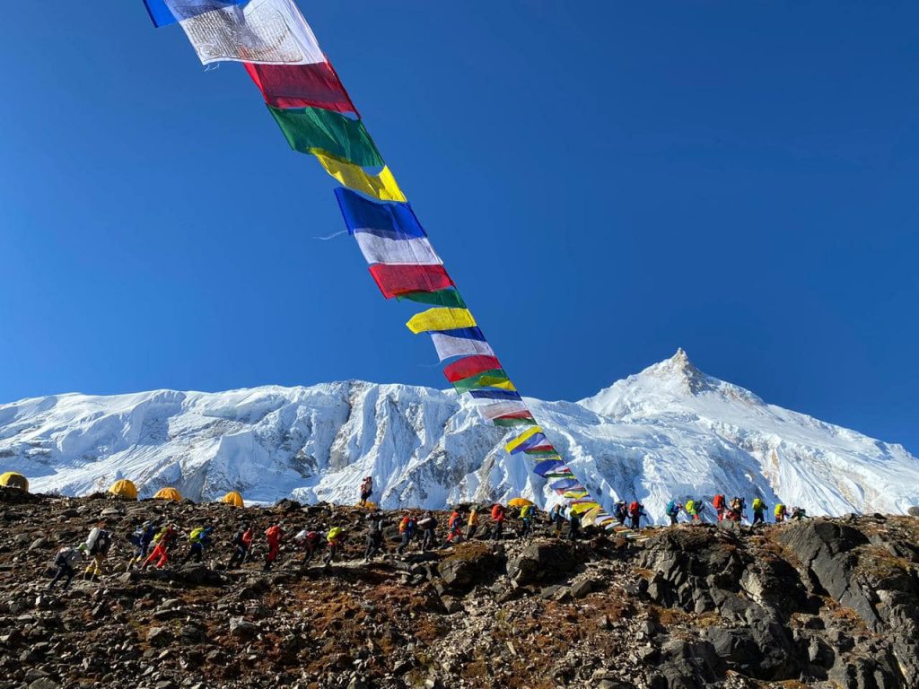 Si sale sul Manaslu - Foto FB Seven Summit Treks