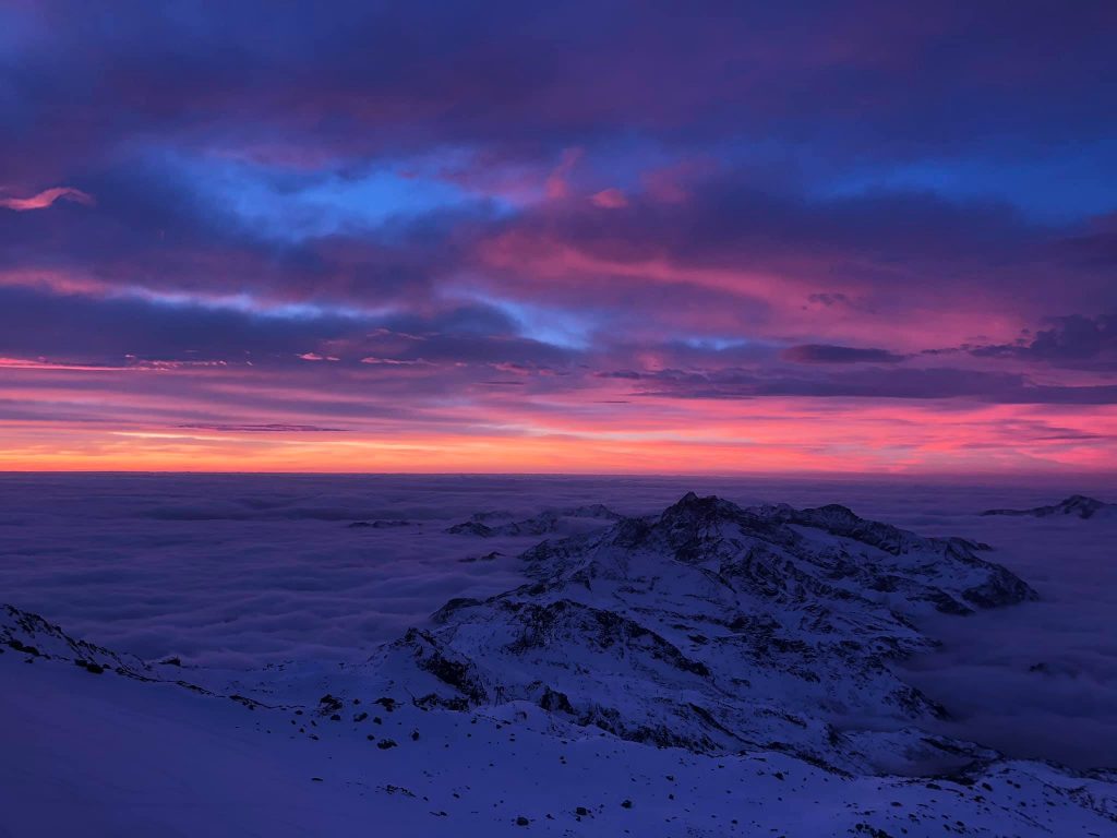 Il crepuscolo dalla Capanna - Foto FB Rifugi Monterosa
