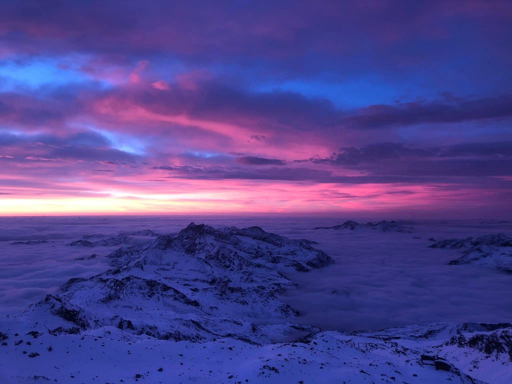 Il crepuscolo dalla Capanna Margherita - Foto FB Rifugi Monterosa