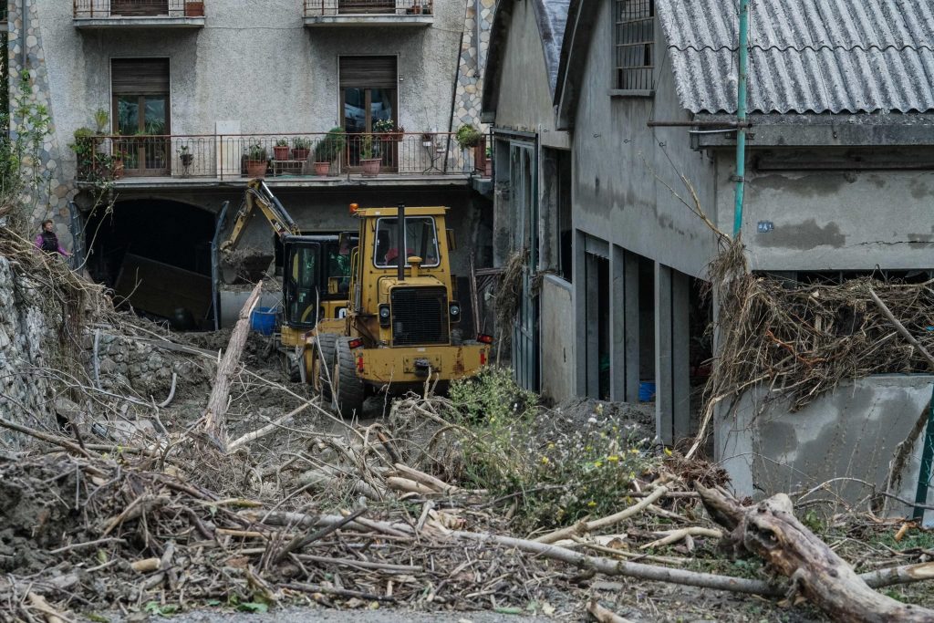 Esondazione del Tanaro a Bagnasco (CN) - ANSA/TINO ROMANO