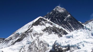 L'Everest visto dal versante nepalese.
