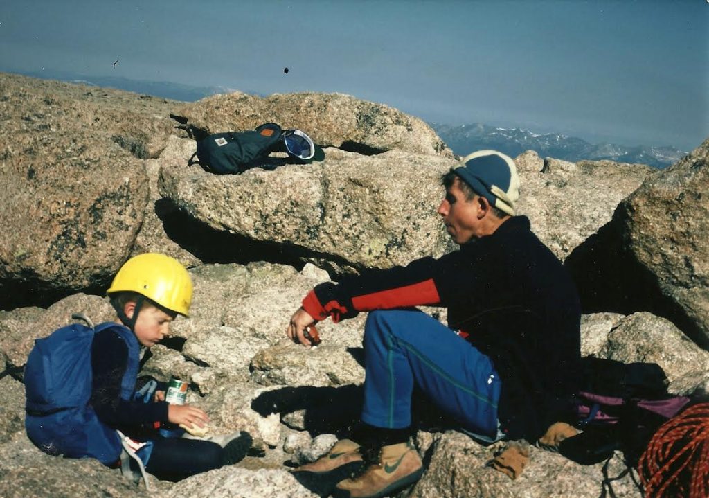Un giovanissimo Tommy Caldwell insieme al padre Mike. Foto archivio Tommy Caldwell