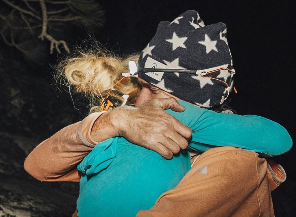 Abbraccio liberatorio con Alex Honnold - Foto Instagram Emily Harrington
