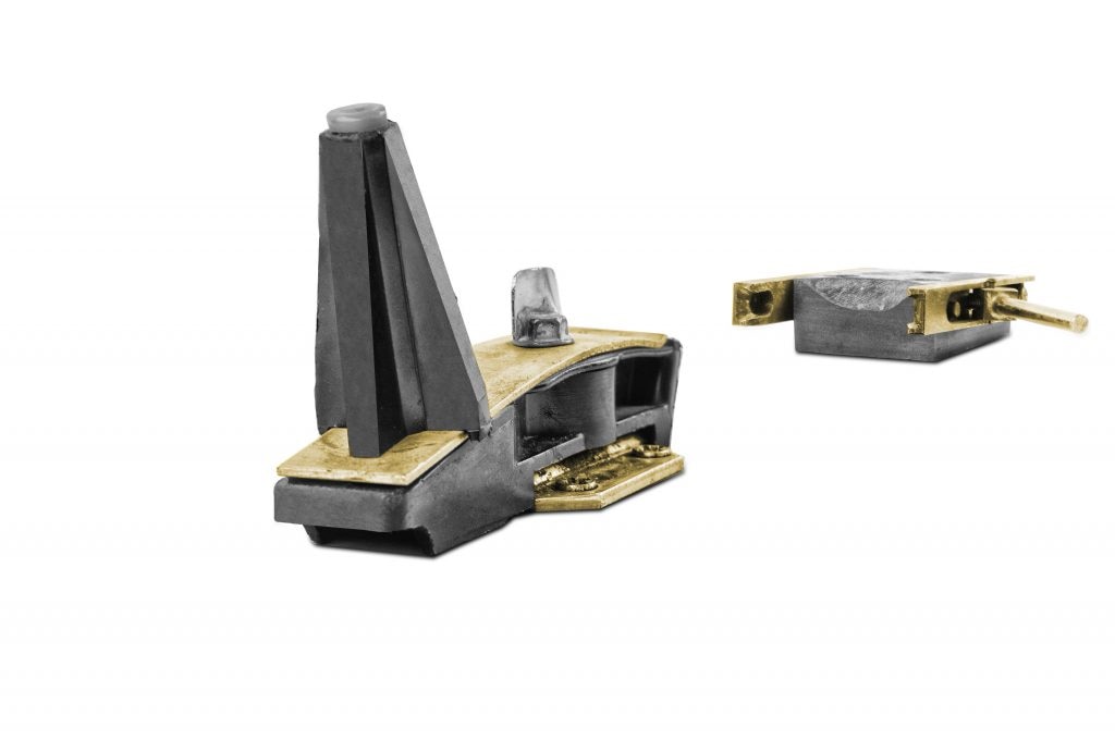 Primo prototipo di attacchino. Foto archivio Dynafit