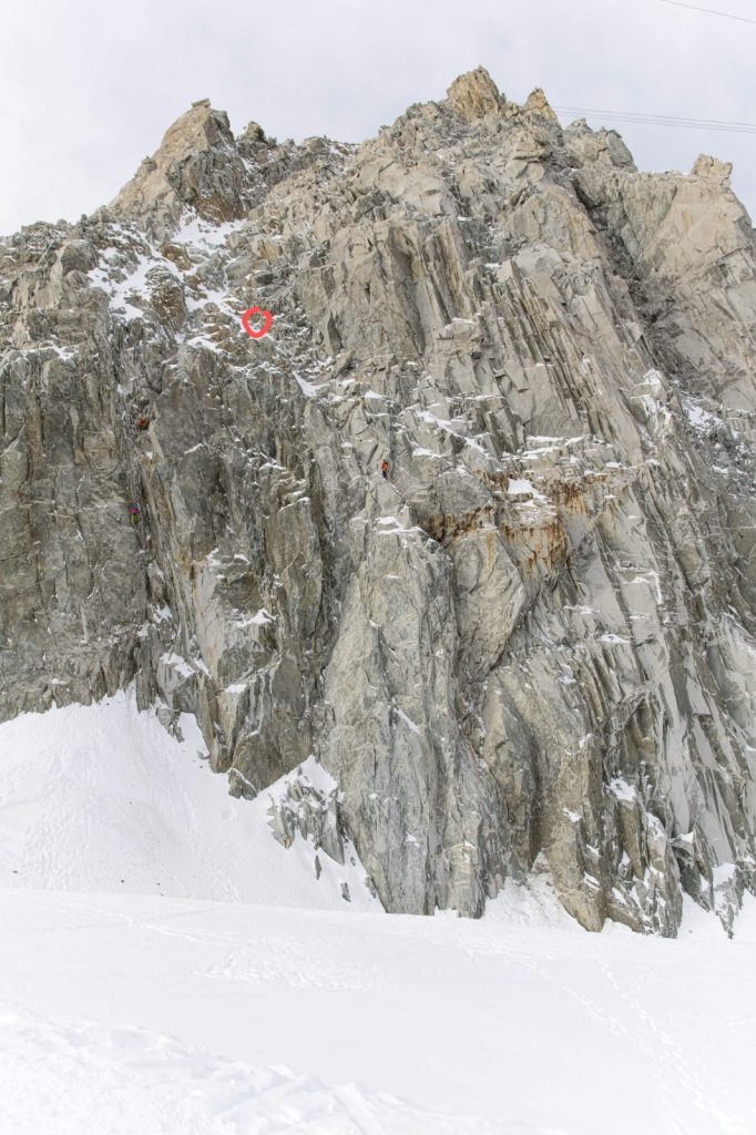 Evidenziato in rosso il punto in cui è avvenuto il distacco. Foto archivio Ezio Marlier
