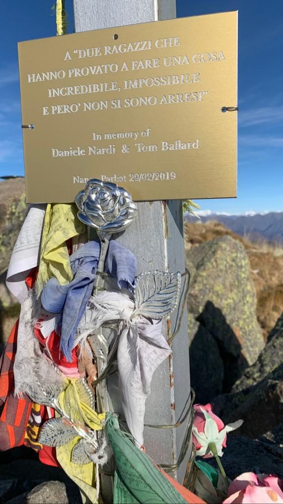 La targa sul Monte Barone