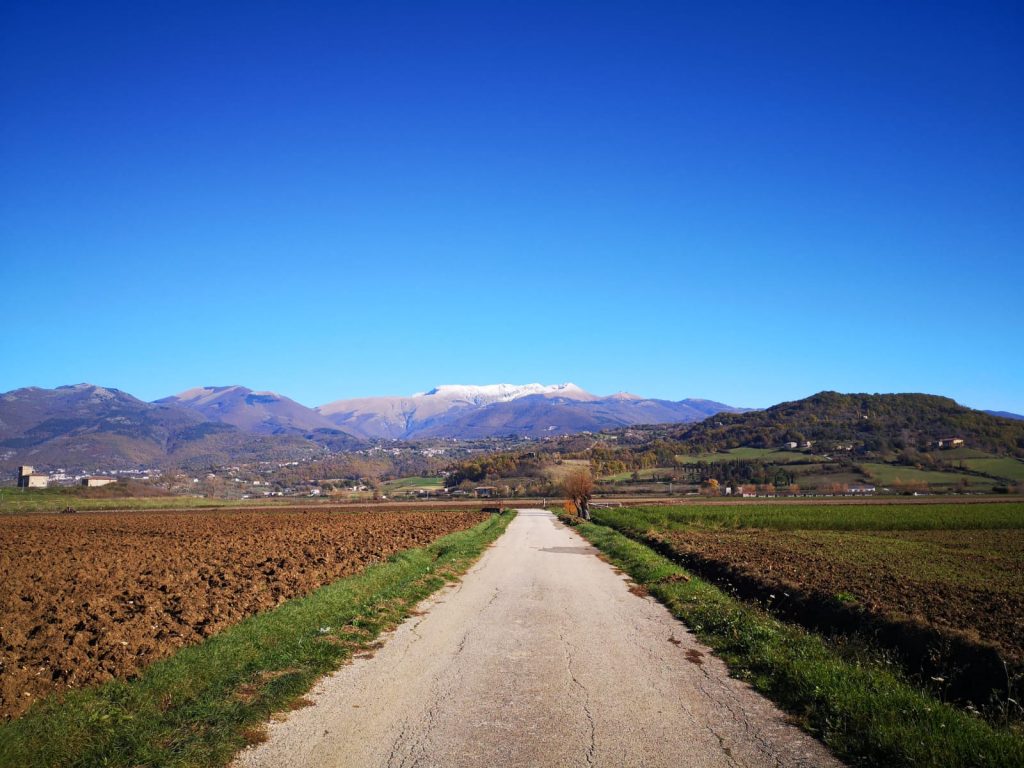 Il Monte Terminillo imbiancato svetta sulla valle reatina - Foto Tatiana Marras
