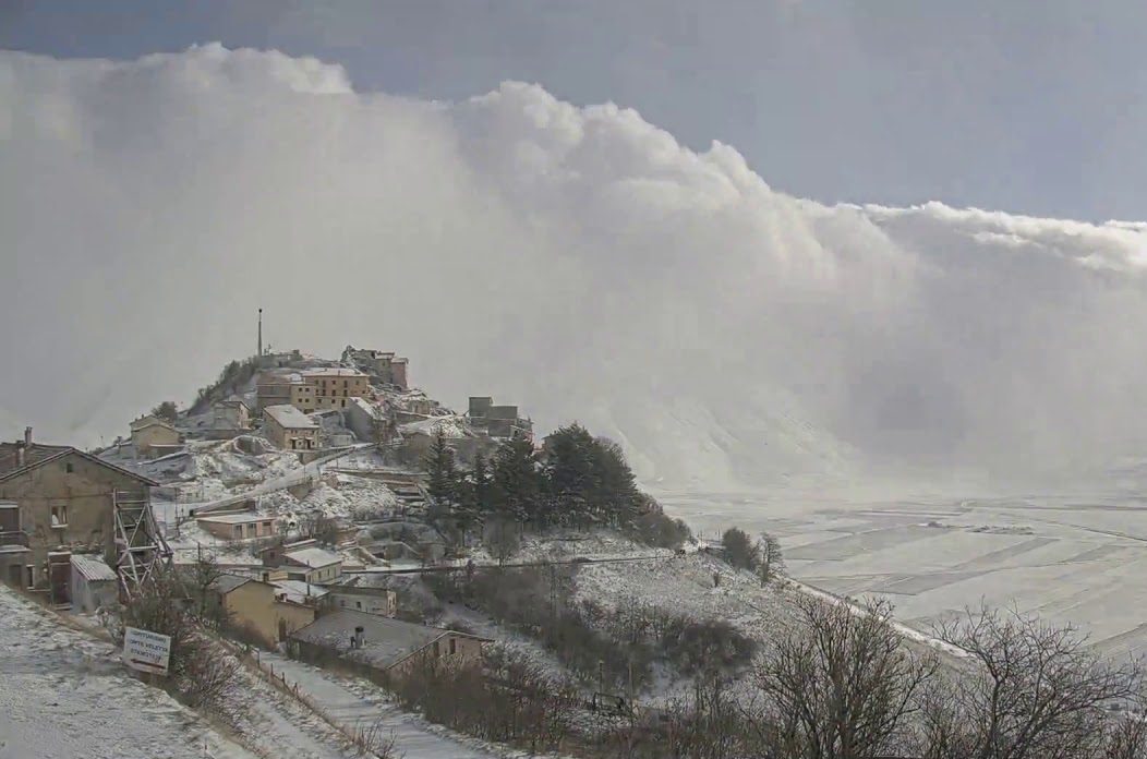 Castelluccio Di Norcia Nella Morsa Del Blizzard Montagna TV