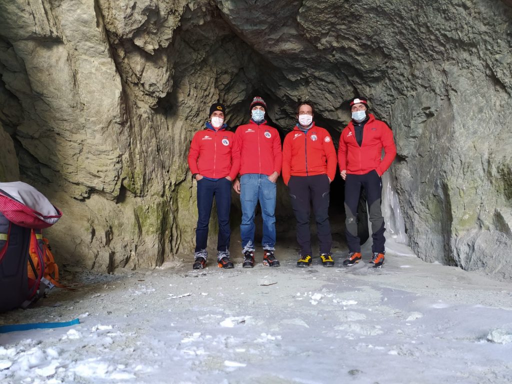 Le quattro guide che hanno realizzato la riparazione