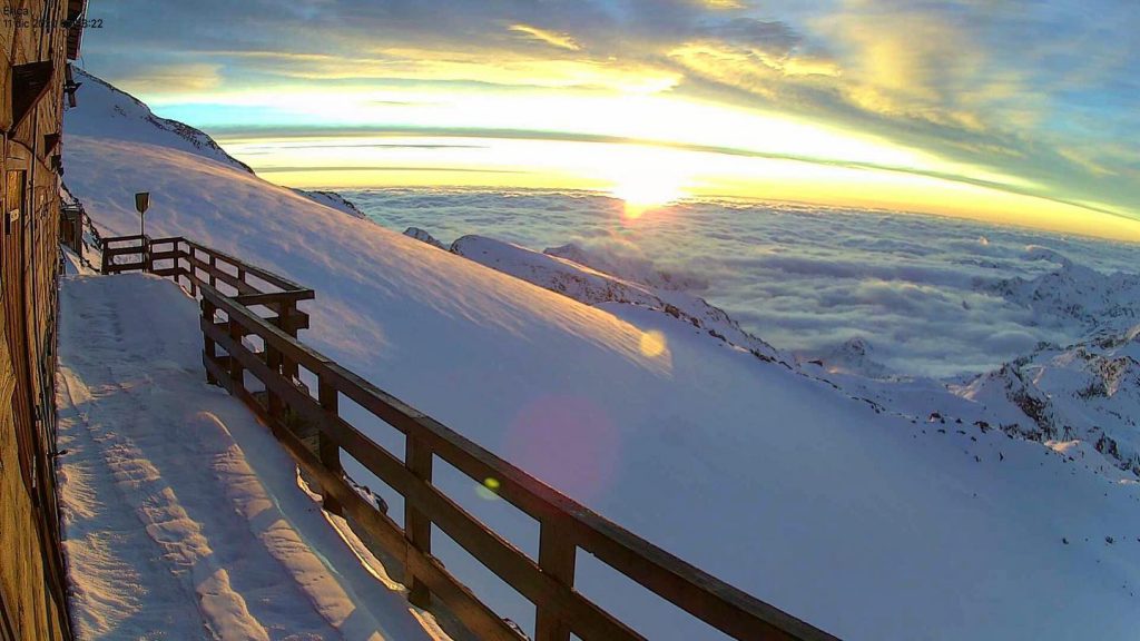 Vista sulle nevi dalla Capanna - Foto Rifugi Monterosa