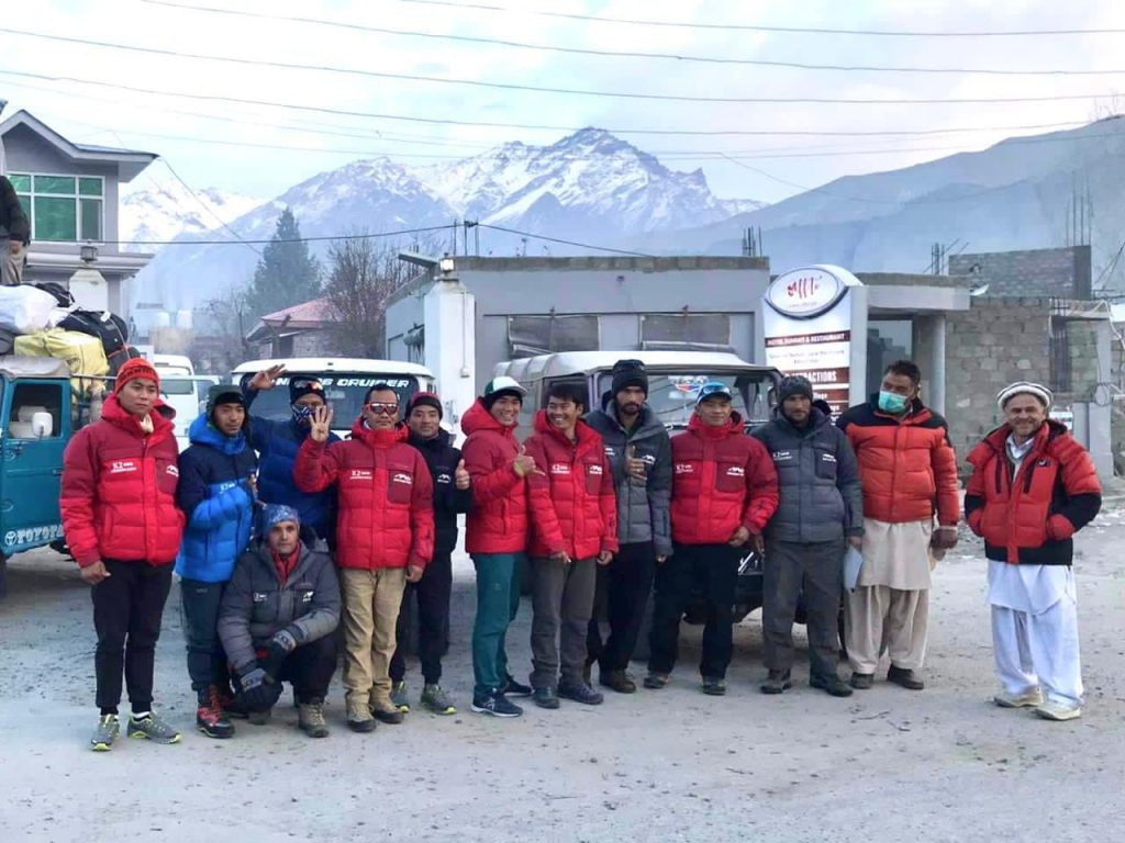 Primo team sherpa SST a Skardu. Foto @ SST