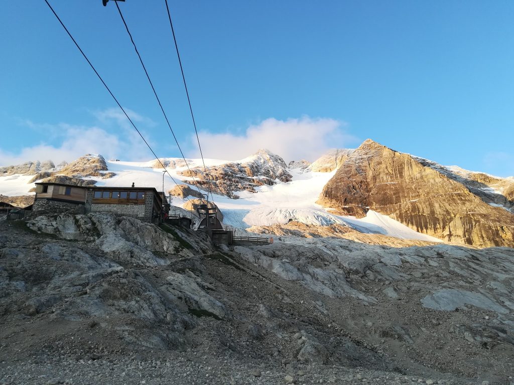 Foto FB Rifugio Pian dei Fiacconi