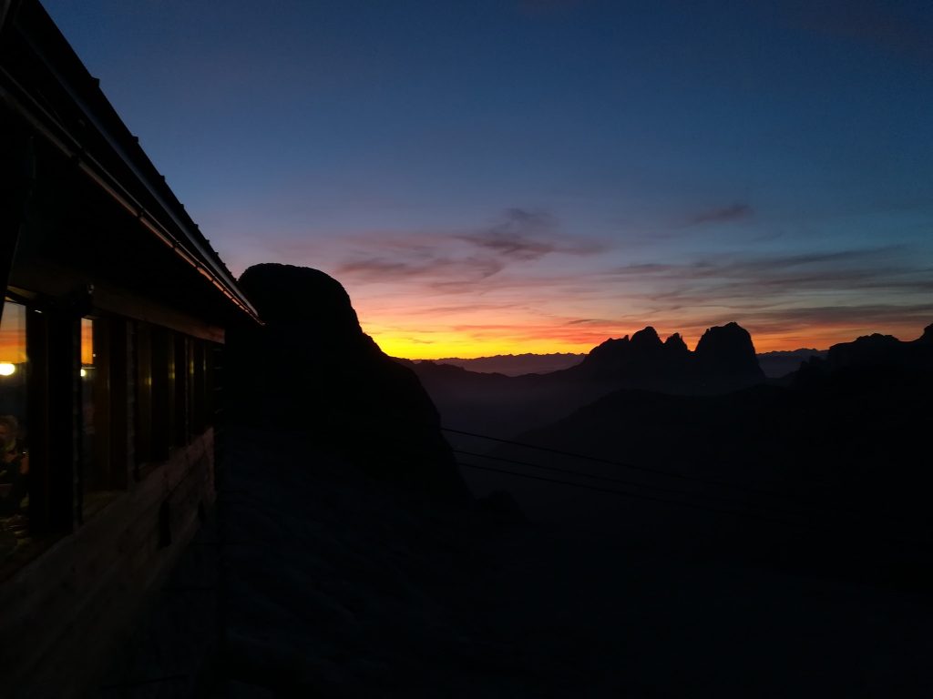 Foto FB Rifugio Pian dei Fiacconi
