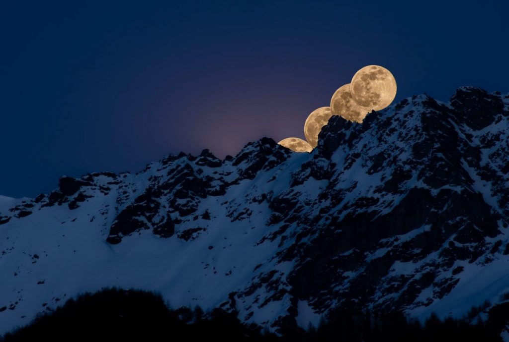 Ad aprile abbiamo assistito alla Superluna. Immagini che ci hanno lasciati senza fiato quelle raccolte nella gallery "Le spettacolari immagini della Superluna su Alpi e Appennini"