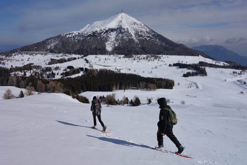 Con le ciaspole al Bondone, foto di Alessandro Beber