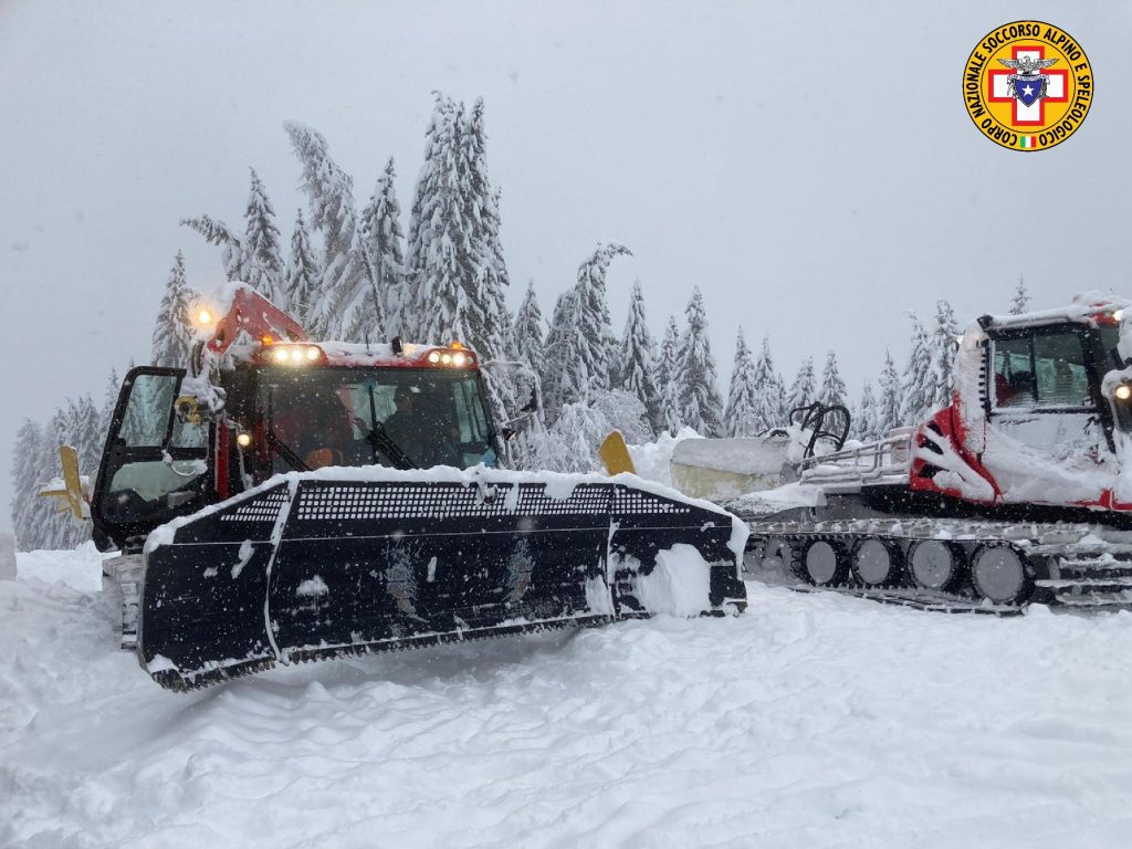 Interventi a Falcade - Foto ANSA/PRESS OFFICE/VIGILI DEL FUOCO
