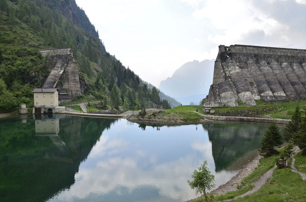 Al di sopra della Diga del Gleno - Foto Wikimedia Commons Ph. Pierangelo66