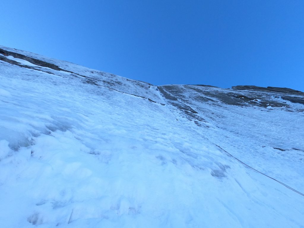 La parete ghiacciata. Foto archivio Matteo Della Bordella