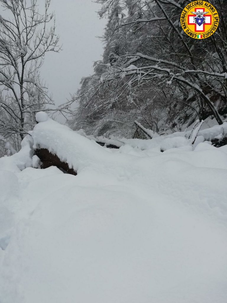 Trasporto della bombola a Sigilletto - Foto CNSAS FVG