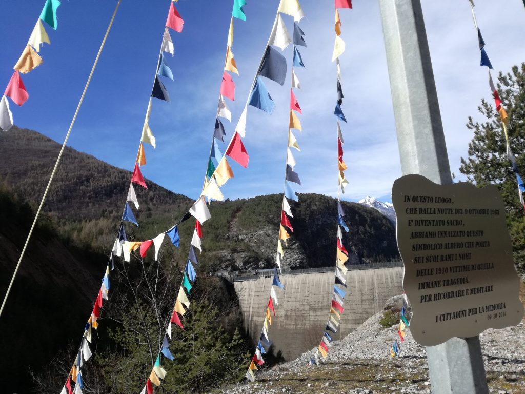 Angolo del ricordo sulla Diga del Vajont - Foto Tatiana Marras