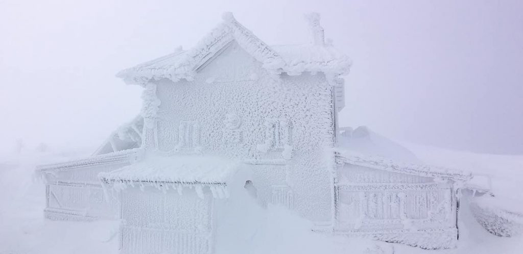 Rifugio Altissimo innevato - Foto Elisa Gabriella Scalzo