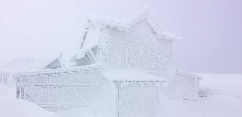 Rifugio Altissimo innevato - Foto Elisa Gabriella Scalzo