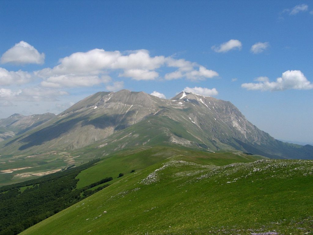 Cima del Redentore e Monte Vettore - Foto Wikimedia Commons Ph. Jeff Taylor