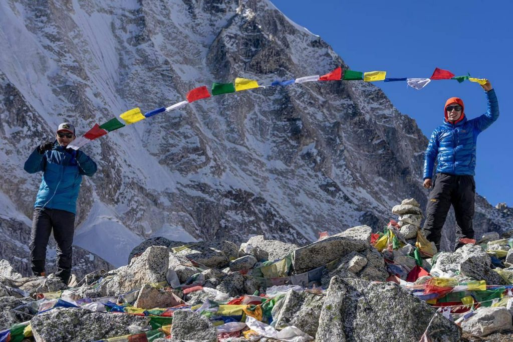 Tenji Sherpa e Vinayak Jaya Malla
