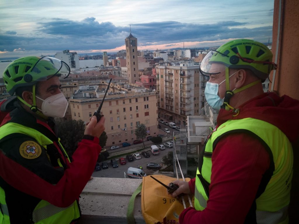 Taranto, tutto pronto per il volo della Befana - Foto FB CNSAS Puglia