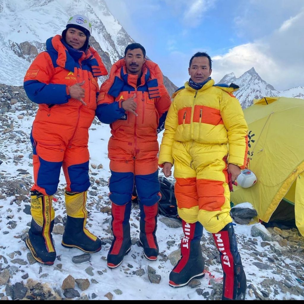 I tre sherpa di SST tornati al CB dopo essere arrivati a 7050m