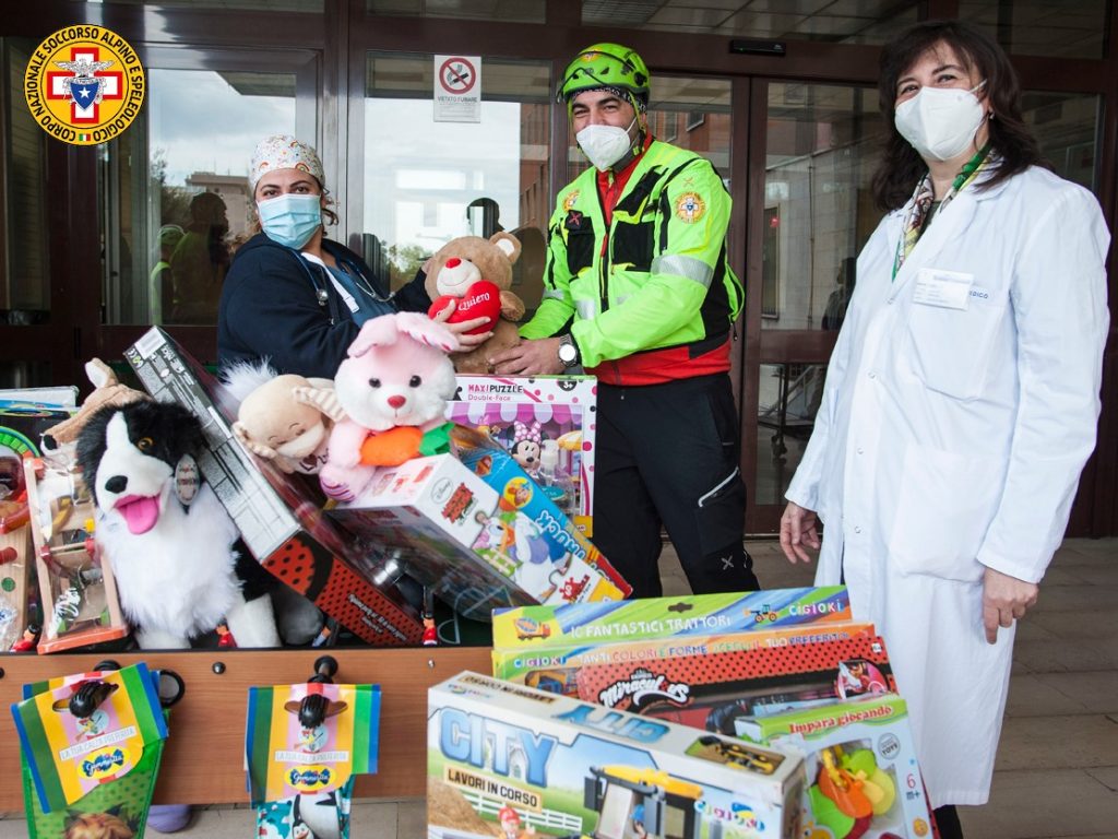 Befana a Taranto - Foto FB CNSAS Puglia
