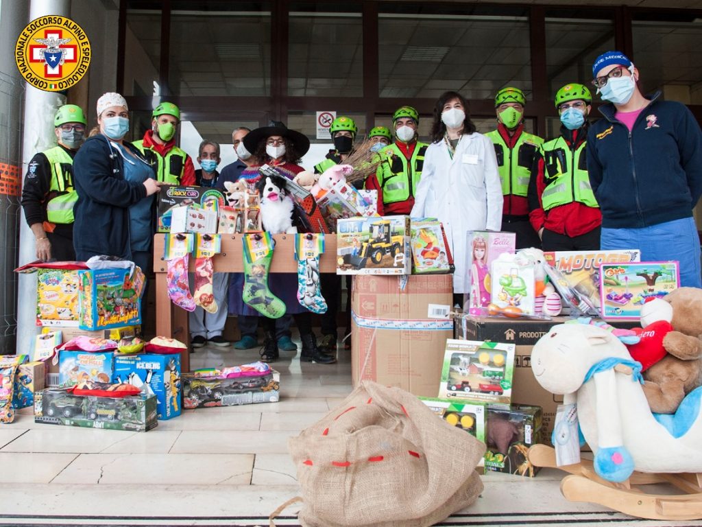 Befana a Taranto - Foto FB CNSAS Puglia