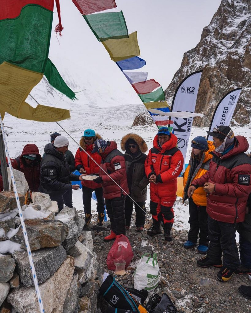 Cerimonia della Puja. Foto @ Nirmal Purja